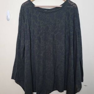 Peruvian Connection Medium Green Black Night Blossom Tee Oversized Long Sleeve